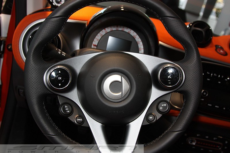 Chrome rings Set in the steering for Smart Fortwo 453 and Forfour 453