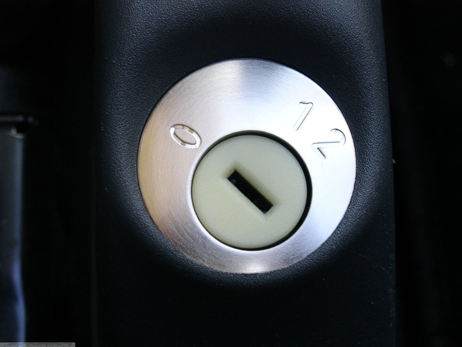 Ignition lock plate in finish nickel matt for Smart Fortwo 450
