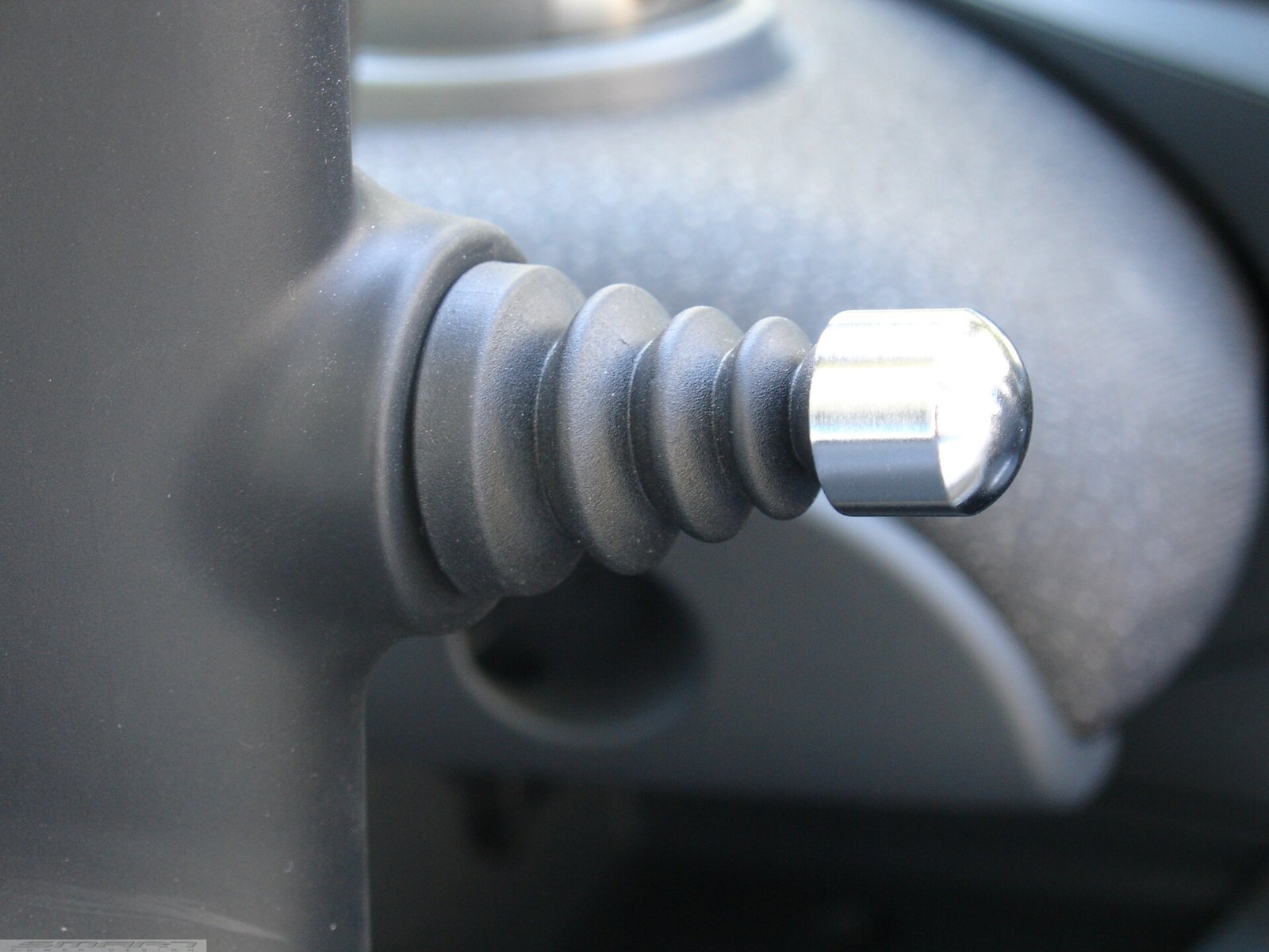End caps for mirror adjustment in chrome matt for Smart Fortwo 450