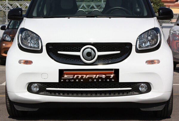 Front grille SLS in color moon white matt with original Smart emblem for Smart Fortwo 453